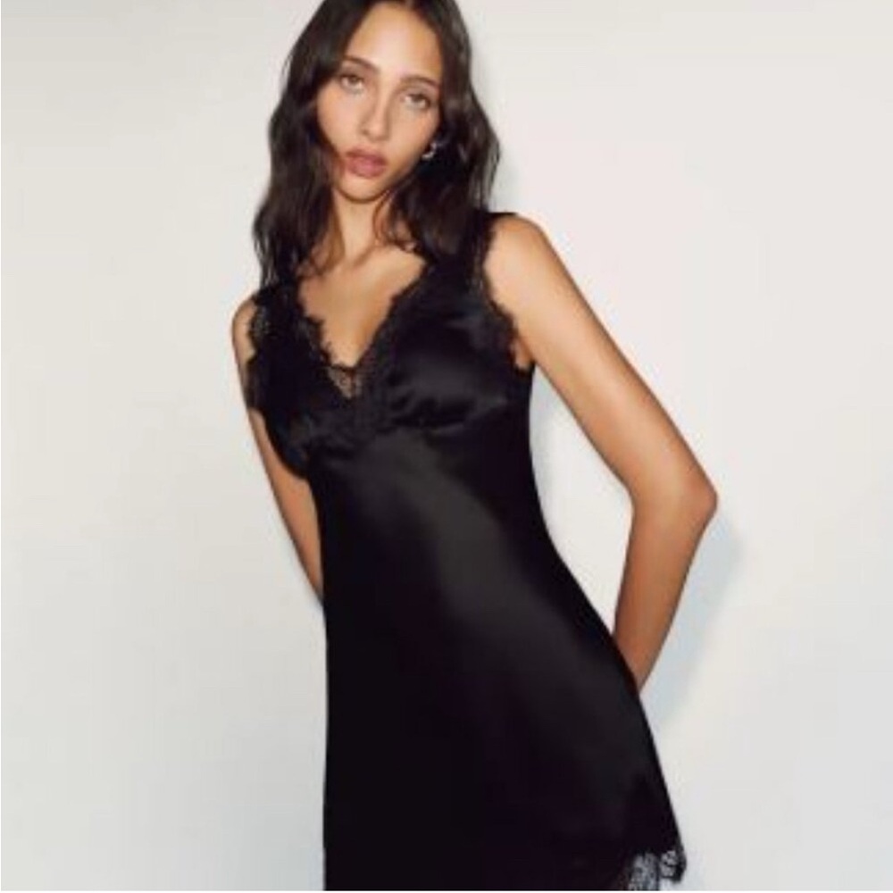 NWT Reformation Cecily Black Satin with Lace Detail Chemise Dress - Medium